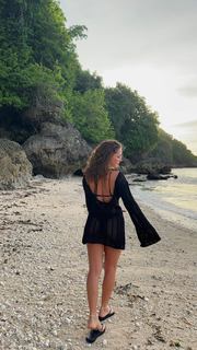 Nova Sarrailh feet photo thumbnail