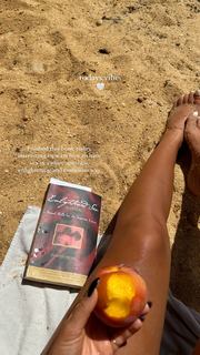 Nova Sarrailh feet photo thumbnail