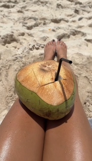Nova Sarrailh feet photo thumbnail