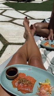 Nova Sarrailh feet photo thumbnail