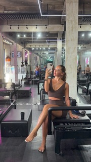 Nova Sarrailh feet photo thumbnail