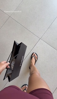 Nova Sarrailh feet photo thumbnail