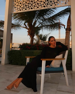Nova Sarrailh feet photo thumbnail
