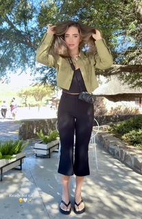 Nova Sarrailh feet photo thumbnail