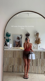 Nova Sarrailh feet photo thumbnail