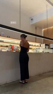 Nova Sarrailh feet photo thumbnail
