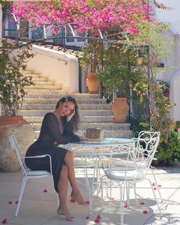 Nova Sarrailh feet photo thumbnail