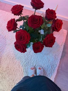 Nova Sarrailh feet photo 3