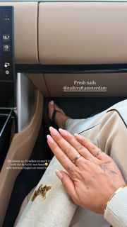 Nova Sarrailh feet photo 9