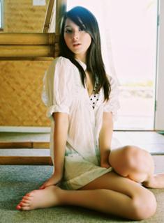 Nozomi Sasaki feet photo thumbnail