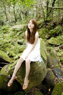 Nozomi Sasaki feet photo thumbnail