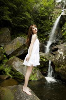 Nozomi Sasaki feet photo thumbnail