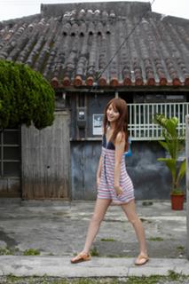 Nozomi Sasaki feet photo thumbnail
