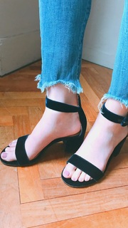 Nozomi Sasaki feet photo thumbnail
