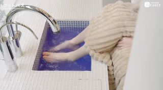 Nozomi Sasaki feet photo thumbnail