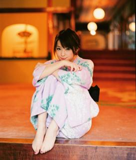 Nozomi Sasaki feet photo thumbnail