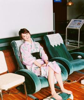 Nozomi Sasaki feet photo thumbnail