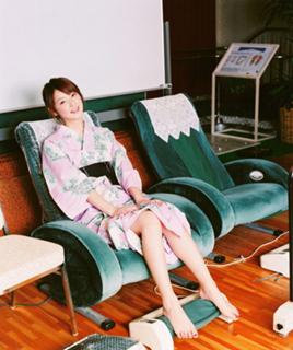 Nozomi Sasaki feet photo thumbnail