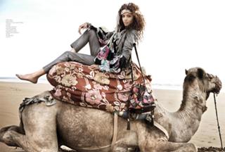 Noémie Lenoir feet photo thumbnail