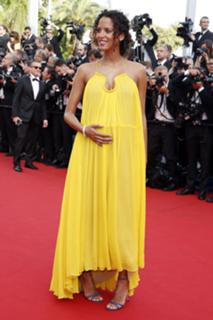 Noémie Lenoir feet photo thumbnail