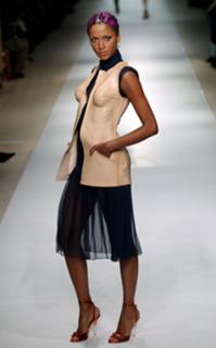 Noémie Lenoir feet photo thumbnail