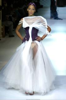 Noémie Lenoir feet photo thumbnail