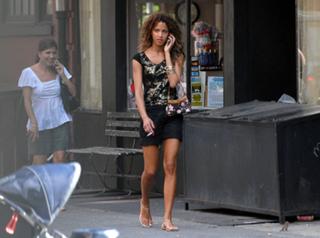 Noémie Lenoir feet photo thumbnail