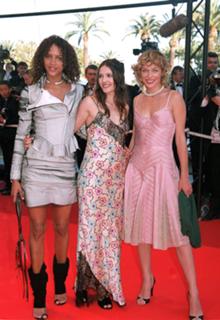 Noémie Lenoir feet photo thumbnail