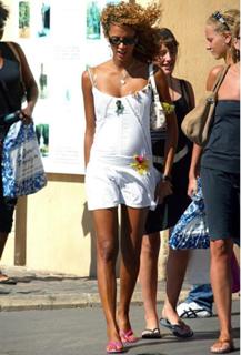 Noémie Lenoir feet photo thumbnail