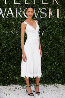 Noémie Lenoir feet photo thumbnail