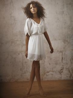 Noémie Lenoir feet photo thumbnail