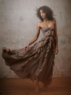 Noémie Lenoir feet photo thumbnail