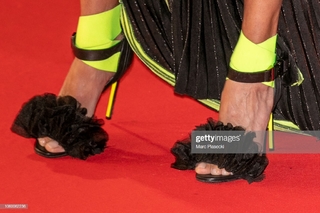 Noémie Lenoir feet photo thumbnail