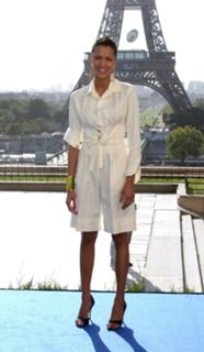 Noémie Lenoir feet photo thumbnail
