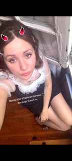 Noël Wells feet photo 3