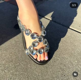 Noël Wells feet photo 1