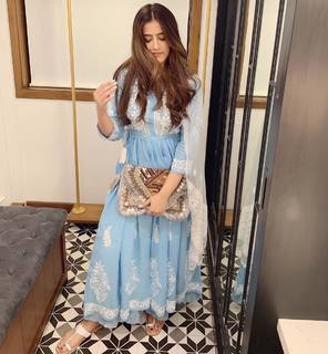 Nupur Sanon feet photo 8
