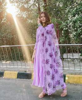 Nupur Sanon feet photo 18