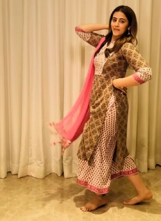 Nupur Sanon feet photo 15