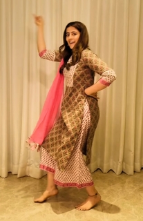 Nupur Sanon feet photo 14