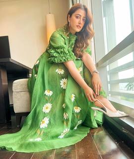 Nupur Sanon feet photo 12
