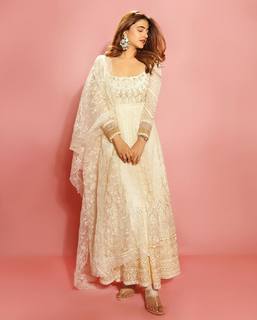 Nupur Sanon feet photo 2