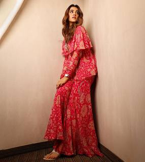 Nupur Sanon feet photo 20