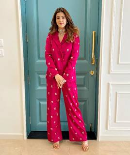 Nupur Sanon feet photo 19