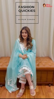 Nupur Sanon feet photo 15