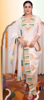 Nupur Sanon feet photo 1