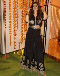 Nupur Sanon feet photo 4