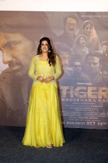 Nupur Sanon feet photo 13