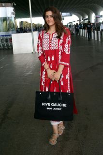 Nupur Sanon feet photo 6