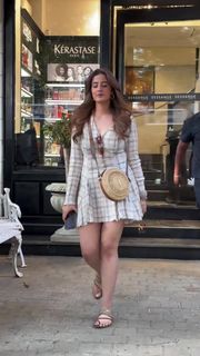 Nupur Sanon feet photo 5